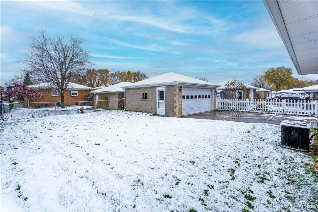 32 Barlow Avenue, Lackawanna, New York 14218, Lackawanna, New York 14218, 3 Bedrooms Bedrooms, 7 Rooms Rooms,2 BathroomsBathrooms,Residential,For Sale,32 Barlow Avenue, Lackawanna, New York 14218,0,B1649724