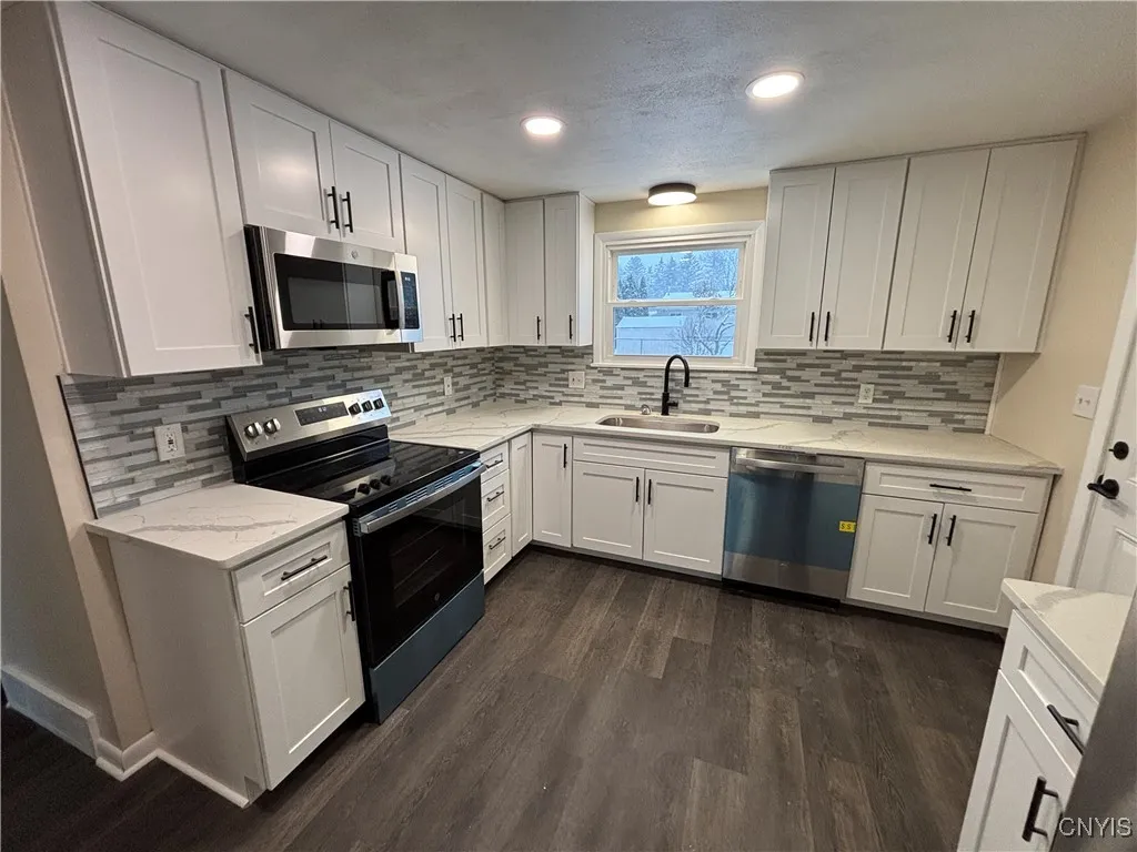 107 Colonial Drive, Cicero, New York 13212, Cicero, New York 13212, 3 Bedrooms Bedrooms, 7 Rooms Rooms,1 BathroomBathrooms,Residential,For Sale,107 Colonial Drive, Cicero, New York 13212,0,S1650704