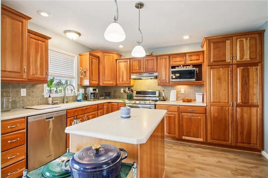 2711 Clay Street, Lima, New York 14485, Lima, New York 14485, 4 Bedrooms Bedrooms, 8 Rooms Rooms,3 BathroomsBathrooms,Residential,For Sale,2711 Clay Street, Lima, New York 14485,0,R1650462
