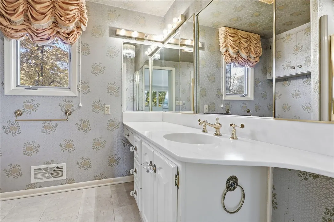 120 Oak Lane, Brighton, New York 14610, Brighton, New York 14610, 4 Bedrooms Bedrooms, 10 Rooms Rooms,2 BathroomsBathrooms,Residential,For Sale,120 Oak Lane, Brighton, New York 14610,0,R1648973