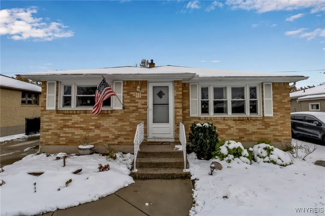 203 Lydia Lane, Cheektowaga, New York 14225, Cheektowaga, New York 14225, 3 Bedrooms Bedrooms, 5 Rooms Rooms,1 BathroomBathrooms,Residential,For Sale,203 Lydia Lane, Cheektowaga, New York 14225,0,B1650581