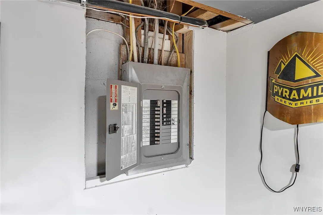 203 Lydia Lane, Cheektowaga, New York 14225, Cheektowaga, New York 14225, 3 Bedrooms Bedrooms, 5 Rooms Rooms,1 BathroomBathrooms,Residential,For Sale,203 Lydia Lane, Cheektowaga, New York 14225,0,B1650581