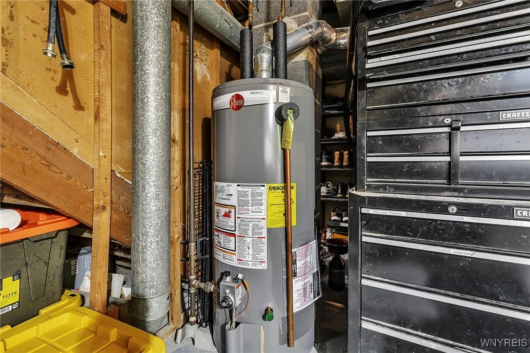 203 Lydia Lane, Cheektowaga, New York 14225, Cheektowaga, New York 14225, 3 Bedrooms Bedrooms, 5 Rooms Rooms,1 BathroomBathrooms,Residential,For Sale,203 Lydia Lane, Cheektowaga, New York 14225,0,B1650581