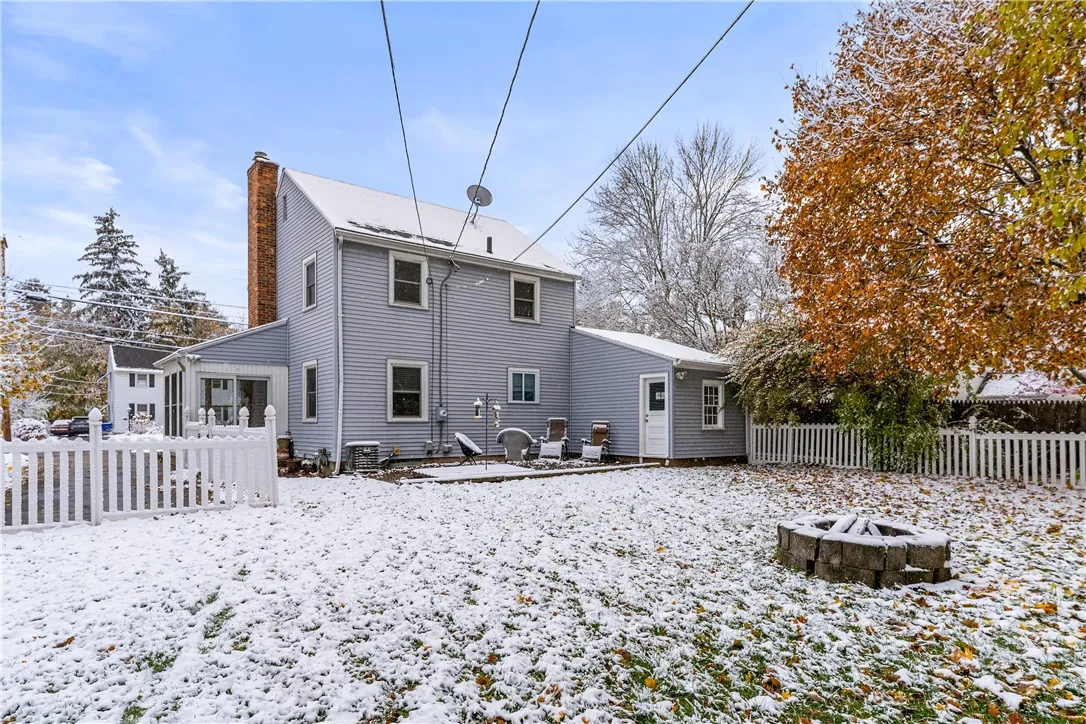 750 Hinchey Road, Gates, New York 14624, Gates, New York 14624, 2 Bedrooms Bedrooms, 5 Rooms Rooms,1 BathroomBathrooms,Residential,For Sale,750 Hinchey Road, Gates, New York 14624,0,R1650643