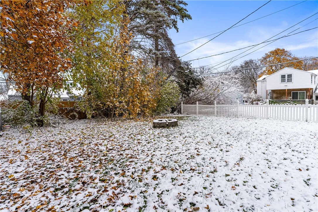 750 Hinchey Road, Gates, New York 14624, Gates, New York 14624, 2 Bedrooms Bedrooms, 5 Rooms Rooms,1 BathroomBathrooms,Residential,For Sale,750 Hinchey Road, Gates, New York 14624,0,R1650643