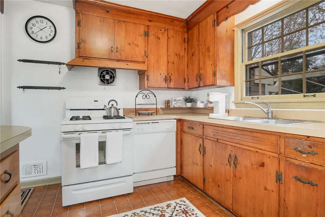 44 Cullens Run, Pittsford, New York 14534, Pittsford, New York 14534, 4 Bedrooms Bedrooms, 9 Rooms Rooms,2 BathroomsBathrooms,Residential,Closed,44 Cullens Run, Pittsford, New York 14534,0,R1648564