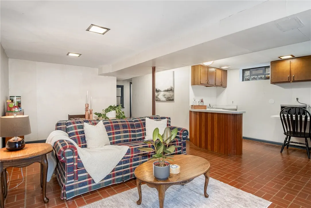 44 Cullens Run, Pittsford, New York 14534, Pittsford, New York 14534, 4 Bedrooms Bedrooms, 9 Rooms Rooms,2 BathroomsBathrooms,Residential,Closed,44 Cullens Run, Pittsford, New York 14534,0,R1648564