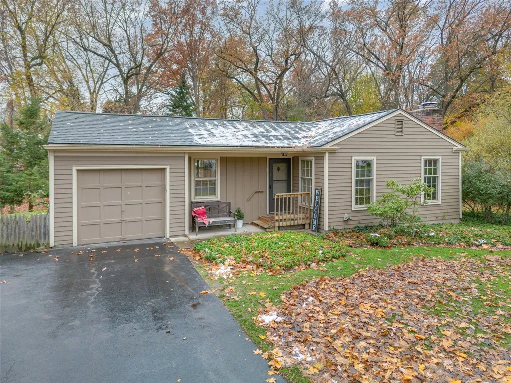 44 Cullens Run, Pittsford, New York 14534, Pittsford, New York 14534, 4 Bedrooms Bedrooms, 9 Rooms Rooms,2 BathroomsBathrooms,Residential,Closed,44 Cullens Run, Pittsford, New York 14534,0,R1648564