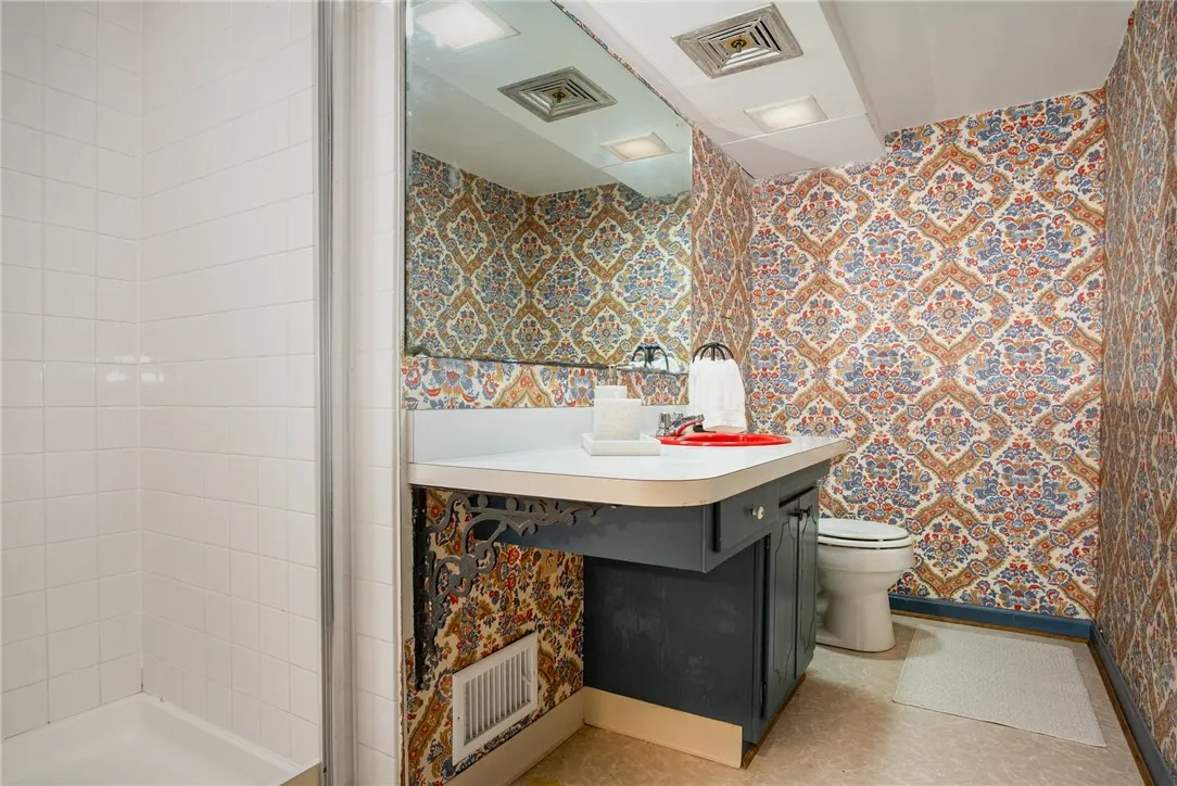 44 Cullens Run, Pittsford, New York 14534, Pittsford, New York 14534, 4 Bedrooms Bedrooms, 9 Rooms Rooms,2 BathroomsBathrooms,Residential,For Sale,44 Cullens Run, Pittsford, New York 14534,0,R1648564