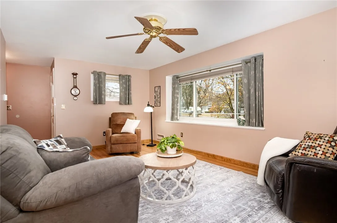 19 Del Verde Rd, Gates, New York 14624, Gates, New York 14624, 3 Bedrooms Bedrooms, 6 Rooms Rooms,1 BathroomBathrooms,Residential,For Sale,19 Del Verde Rd, Gates, New York 14624,0,R1643728