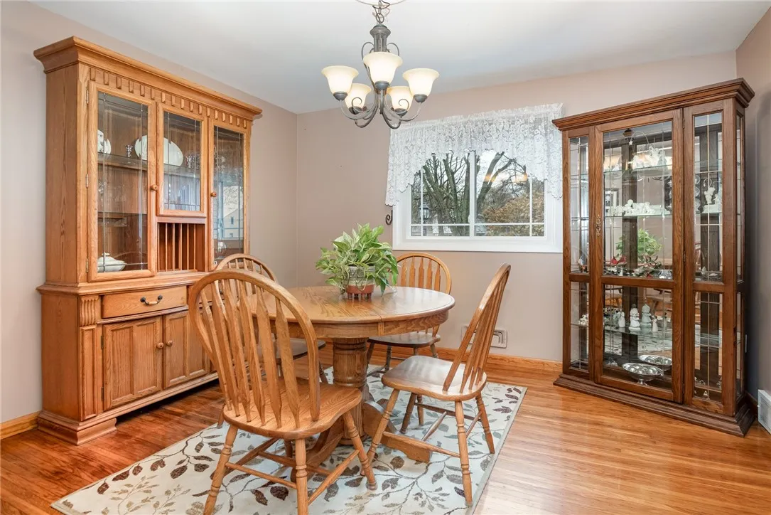 19 Del Verde Rd, Gates, New York 14624, Gates, New York 14624, 3 Bedrooms Bedrooms, 6 Rooms Rooms,1 BathroomBathrooms,Residential,For Sale,19 Del Verde Rd, Gates, New York 14624,0,R1643728