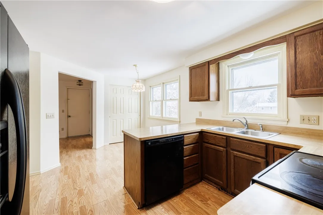 18 Delemere Boulevard, Perinton, New York 14450, Perinton, New York 14450, 4 Bedrooms Bedrooms, 8 Rooms Rooms,1 BathroomBathrooms,Residential,For Sale,18 Delemere Boulevard, Perinton, New York 14450,0,R1650083