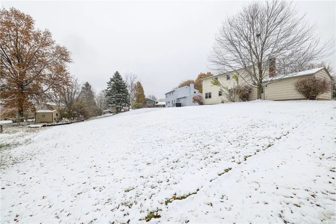 18 Delemere Boulevard, Perinton, New York 14450, Perinton, New York 14450, 4 Bedrooms Bedrooms, 8 Rooms Rooms,1 BathroomBathrooms,Residential,For Sale,18 Delemere Boulevard, Perinton, New York 14450,0,R1650083