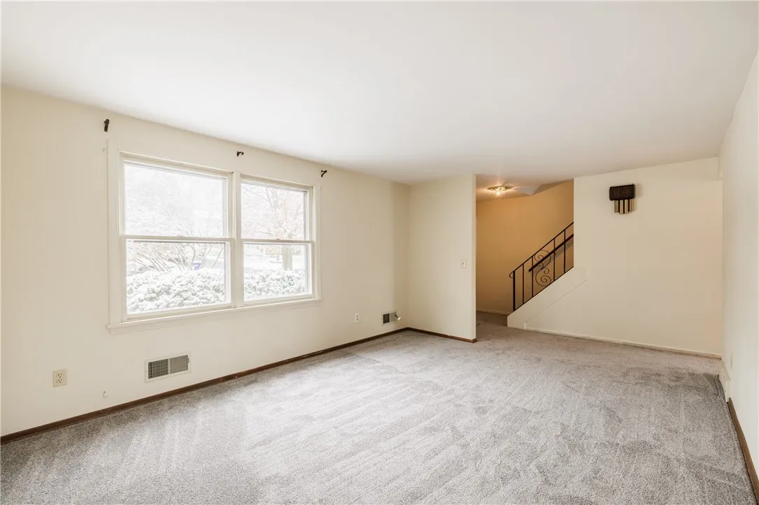 18 Delemere Boulevard, Perinton, New York 14450, Perinton, New York 14450, 4 Bedrooms Bedrooms, 8 Rooms Rooms,1 BathroomBathrooms,Residential,For Sale,18 Delemere Boulevard, Perinton, New York 14450,0,R1650083