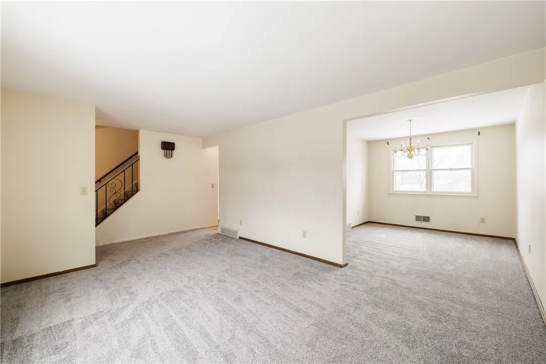 18 Delemere Boulevard, Perinton, New York 14450, Perinton, New York 14450, 4 Bedrooms Bedrooms, 8 Rooms Rooms,1 BathroomBathrooms,Residential,For Sale,18 Delemere Boulevard, Perinton, New York 14450,0,R1650083