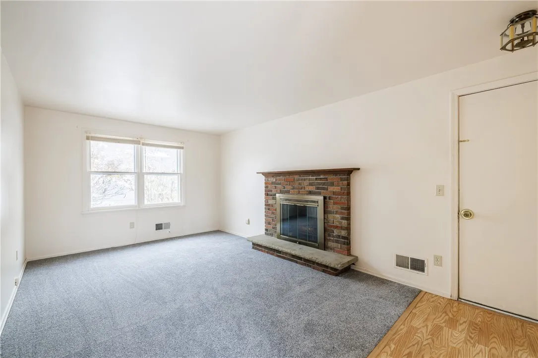 18 Delemere Boulevard, Perinton, New York 14450, Perinton, New York 14450, 4 Bedrooms Bedrooms, 8 Rooms Rooms,1 BathroomBathrooms,Residential,For Sale,18 Delemere Boulevard, Perinton, New York 14450,0,R1650083