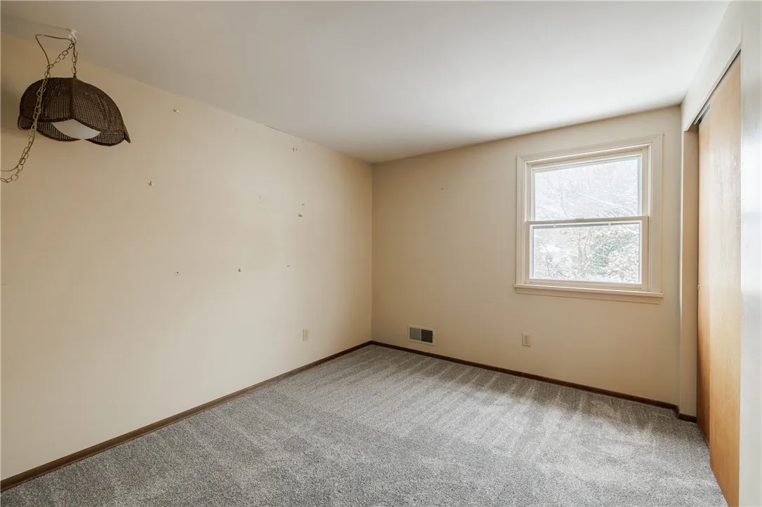 18 Delemere Boulevard, Perinton, New York 14450, Perinton, New York 14450, 4 Bedrooms Bedrooms, 8 Rooms Rooms,1 BathroomBathrooms,Residential,For Sale,18 Delemere Boulevard, Perinton, New York 14450,0,R1650083