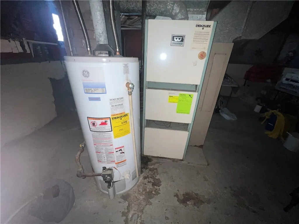 103 Marion Street, Rochester, New York 14610, Rochester, New York 14610, 3 Bedrooms Bedrooms, 7 Rooms Rooms,1 BathroomBathrooms,Residential,For Sale,103 Marion Street, Rochester, New York 14610,0,R1650730