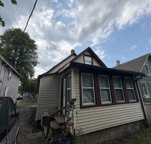 36 Sterling Street, Rochester, New York 14606, Rochester, New York 14606, 3 Bedrooms Bedrooms, 9 Rooms Rooms,1 BathroomBathrooms,Residential,For Sale,36 Sterling Street, Rochester, New York 14606,0,R1650721