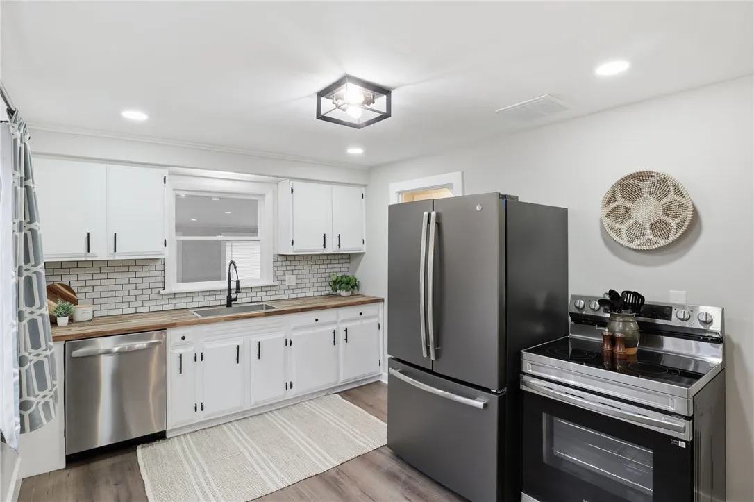 2789 Atlantic Avenue, Penfield, New York 14526, Penfield, New York 14526, 3 Bedrooms Bedrooms, 5 Rooms Rooms,1 BathroomBathrooms,Residential,For Sale,2789 Atlantic Avenue, Penfield, New York 14526,0,R1650055