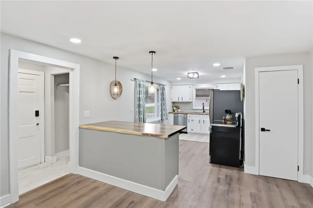 2789 Atlantic Avenue, Penfield, New York 14526, Penfield, New York 14526, 3 Bedrooms Bedrooms, 5 Rooms Rooms,1 BathroomBathrooms,Residential,For Sale,2789 Atlantic Avenue, Penfield, New York 14526,0,R1650055