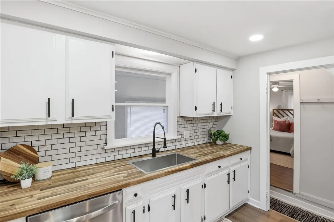 2789 Atlantic Avenue, Penfield, New York 14526, Penfield, New York 14526, 3 Bedrooms Bedrooms, 5 Rooms Rooms,1 BathroomBathrooms,Residential,For Sale,2789 Atlantic Avenue, Penfield, New York 14526,0,R1650055