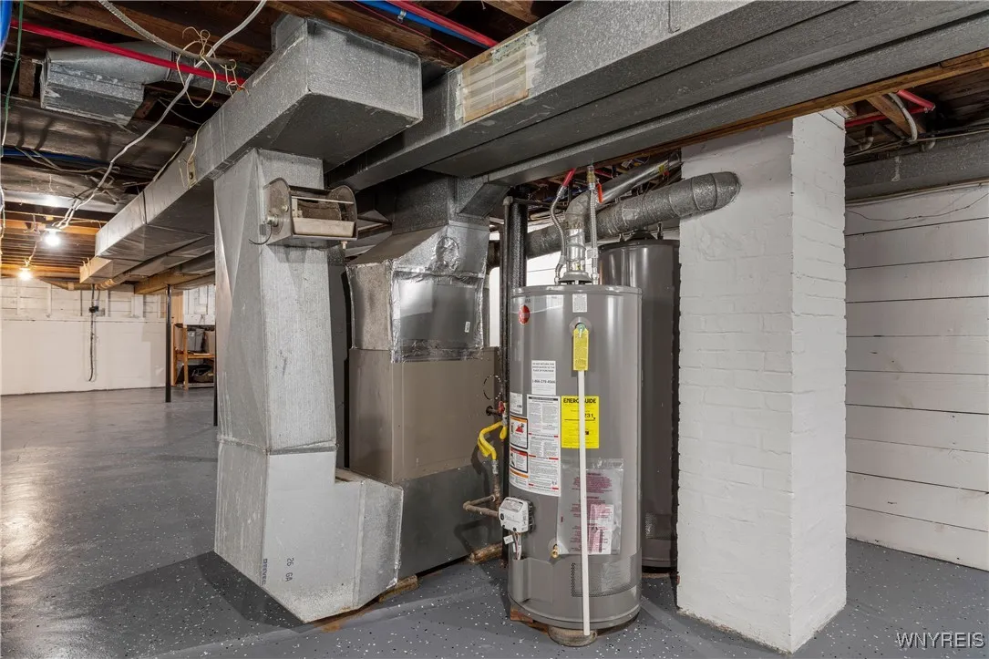 207 Davidson Avenue, Buffalo, New York 14215, Buffalo, New York 14215, 5 Bedrooms Bedrooms, ,2 BathroomsBathrooms,Residential,For Sale,207 Davidson Avenue, Buffalo, New York 14215,0,B1650706