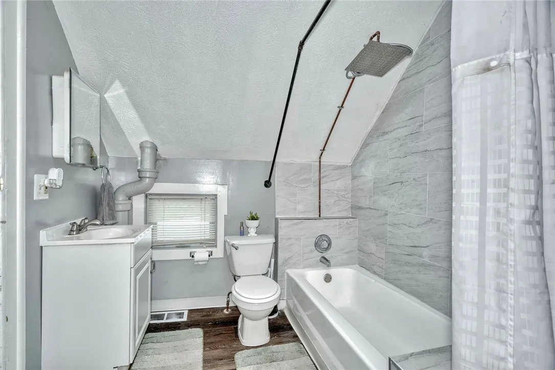 528 Post Avenue, Rochester, New York 14619, Rochester, New York 14619, 3 Bedrooms Bedrooms, 7 Rooms Rooms,1 BathroomBathrooms,Residential,For Sale,528 Post Avenue, Rochester, New York 14619,0,R1649282