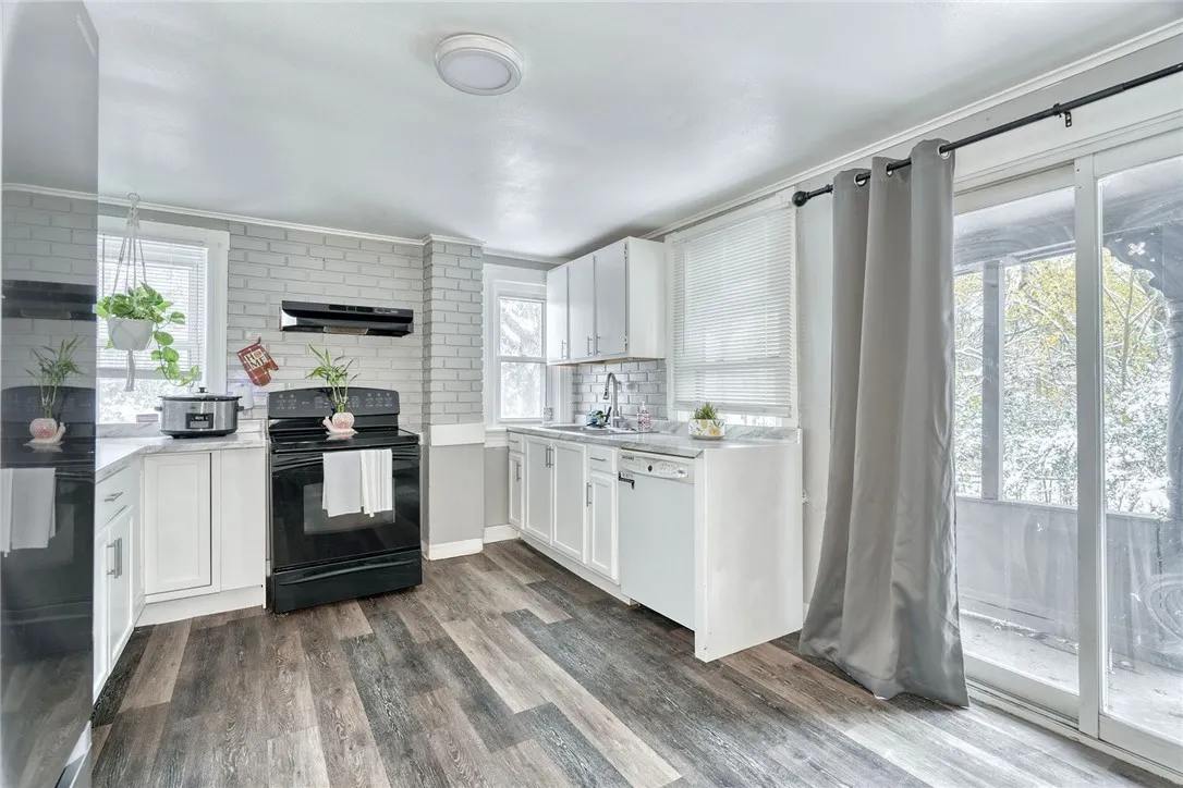 528 Post Avenue, Rochester, New York 14619, Rochester, New York 14619, 3 Bedrooms Bedrooms, 7 Rooms Rooms,1 BathroomBathrooms,Residential,For Sale,528 Post Avenue, Rochester, New York 14619,0,R1649282