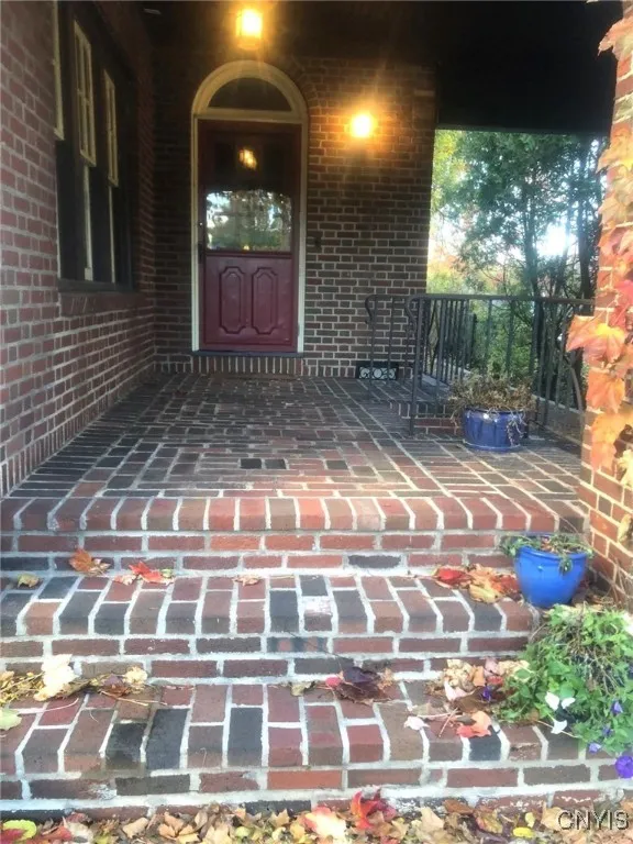Easy Front Stair Entrance to Welcome Guests- Fall Picture