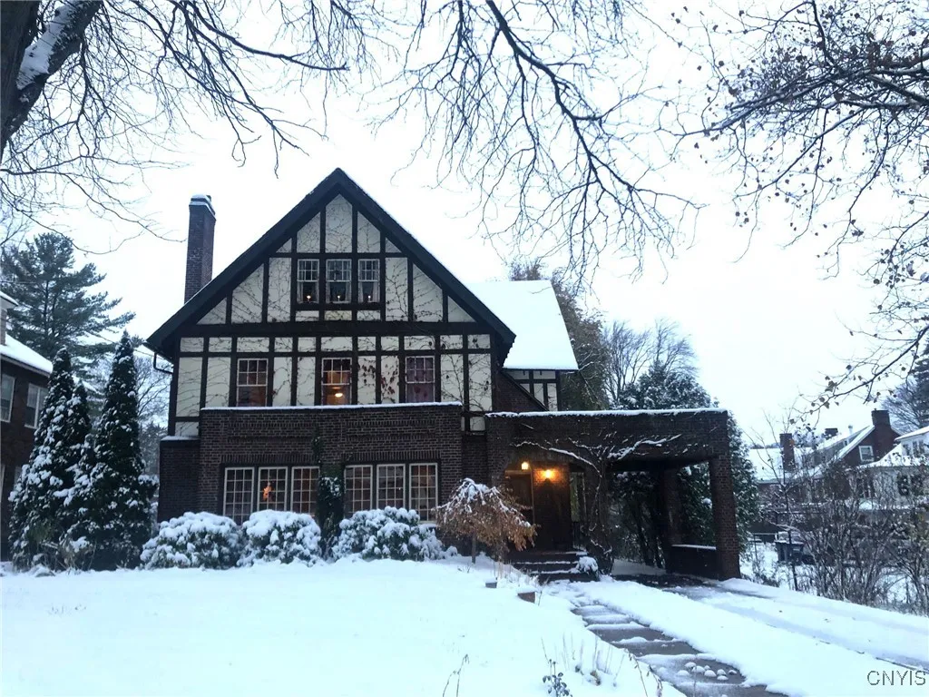 13 Brattle winter picture