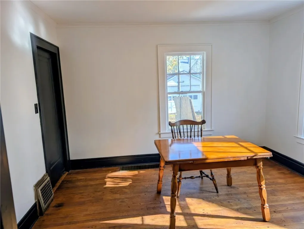 3633 Midland Avenue, Syracuse, New York 13205, Syracuse, New York 13205, 3 Bedrooms Bedrooms, 8 Rooms Rooms,1 BathroomBathrooms,Residential,For Sale,3633 Midland Avenue, Syracuse, New York 13205,0,R1650746