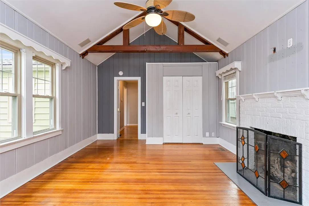 227 Walzer Road, Irondequoit, New York 14622, Irondequoit, New York 14622, 3 Bedrooms Bedrooms, 7 Rooms Rooms,1 BathroomBathrooms,Residential,For Sale,227 Walzer Road, Irondequoit, New York 14622,0,R1648227