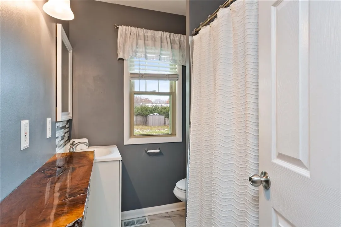 227 Walzer Road, Irondequoit, New York 14622, Irondequoit, New York 14622, 3 Bedrooms Bedrooms, 7 Rooms Rooms,1 BathroomBathrooms,Residential,For Sale,227 Walzer Road, Irondequoit, New York 14622,0,R1648227