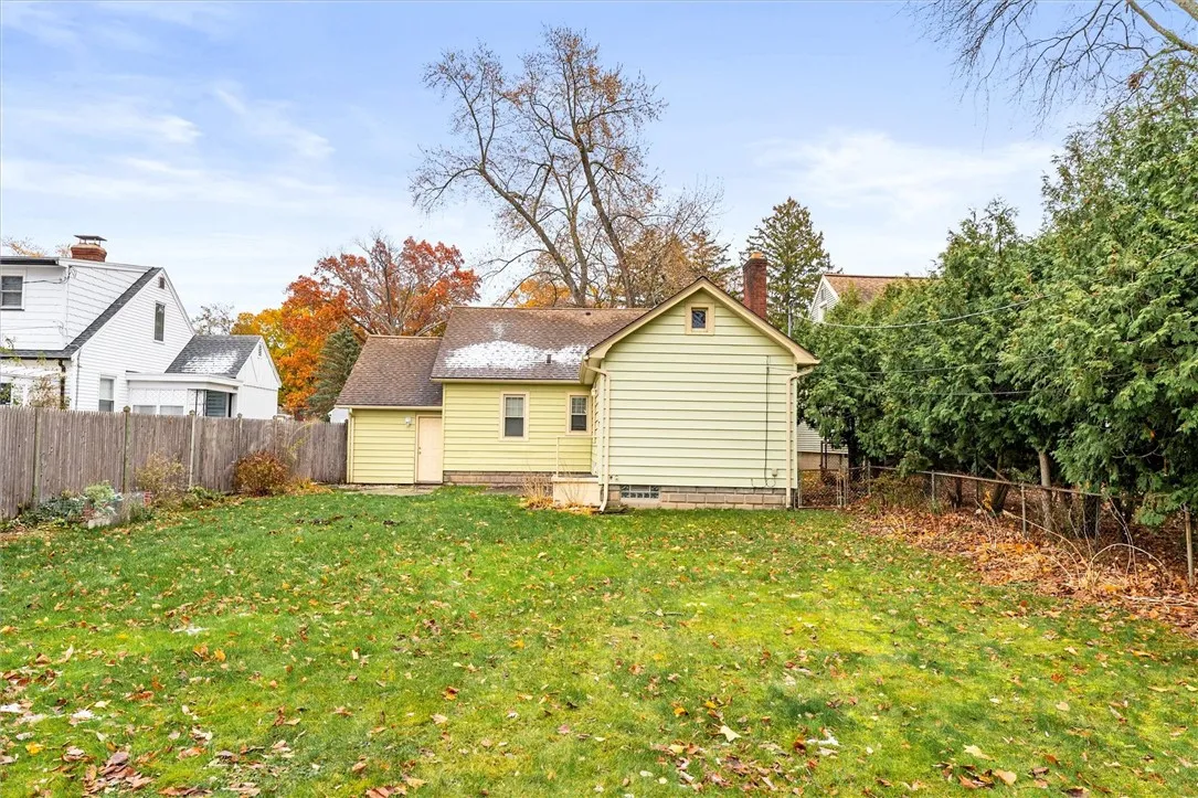 227 Walzer Road, Irondequoit, New York 14622, Irondequoit, New York 14622, 3 Bedrooms Bedrooms, 7 Rooms Rooms,1 BathroomBathrooms,Residential,For Sale,227 Walzer Road, Irondequoit, New York 14622,0,R1648227