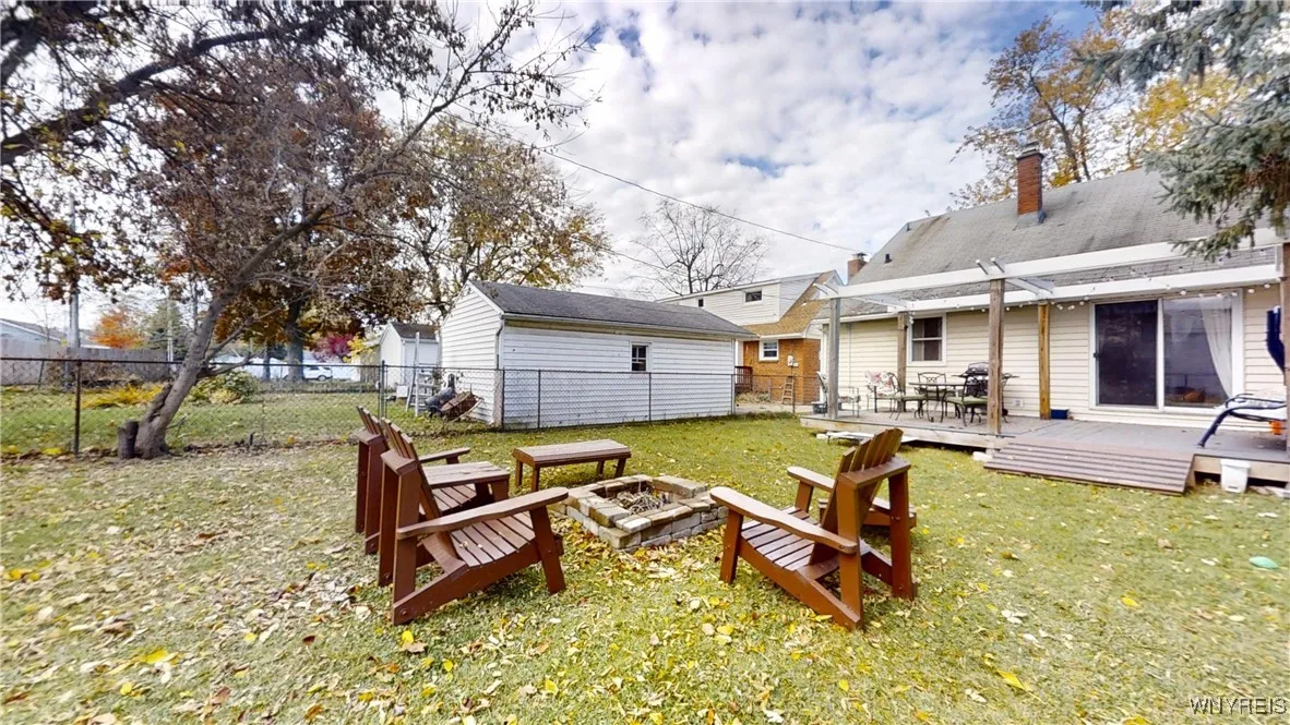 1364 Ellicott Creek Road, Tonawanda, New York 1415, Tonawanda, New York 14150, 4 Bedrooms Bedrooms, 7 Rooms Rooms,2 BathroomsBathrooms,Residential,For Sale,1364 Ellicott Creek Road, Tonawanda, New York 1415,0,B1650578