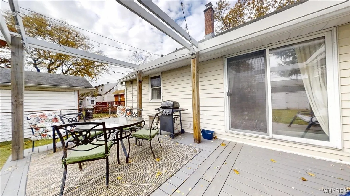 1364 Ellicott Creek Road, Tonawanda, New York 1415, Tonawanda, New York 14150, 4 Bedrooms Bedrooms, 7 Rooms Rooms,2 BathroomsBathrooms,Residential,For Sale,1364 Ellicott Creek Road, Tonawanda, New York 1415,0,B1650578