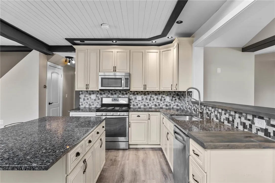 6972 Slocum Road, Ontario, New York 14519, Ontario, New York 14519, 4 Bedrooms Bedrooms, 9 Rooms Rooms,2 BathroomsBathrooms,Residential,For Sale,6972 Slocum Road, Ontario, New York 14519,0,R1650742