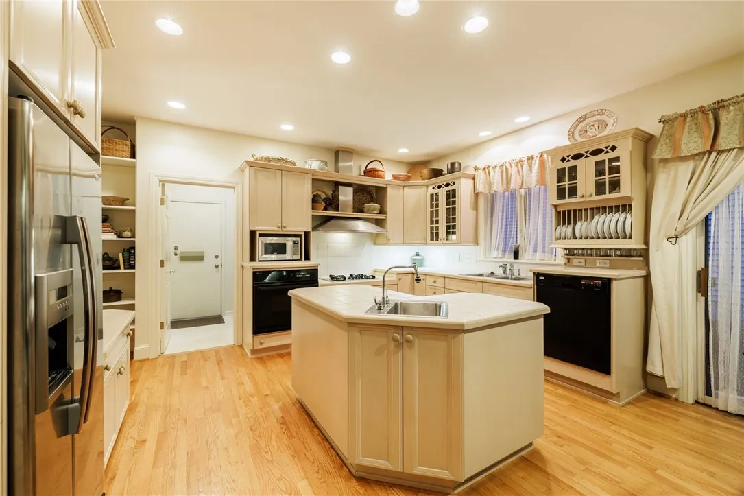 12 Bristol View Drive, Perinton, New York 14450, Perinton, New York 14450, 2 Bedrooms Bedrooms, 9 Rooms Rooms,2 BathroomsBathrooms,Residential,For Sale,12 Bristol View Drive, Perinton, New York 14450,0,R1650545