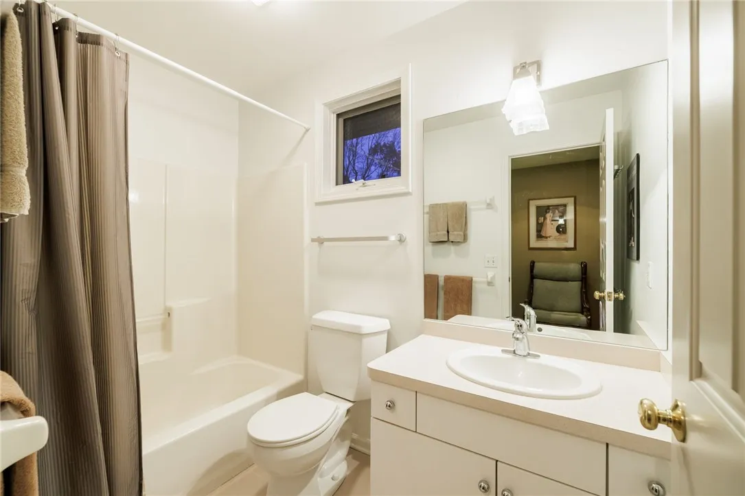 12 Bristol View Drive, Perinton, New York 14450, Perinton, New York 14450, 2 Bedrooms Bedrooms, 9 Rooms Rooms,2 BathroomsBathrooms,Residential,For Sale,12 Bristol View Drive, Perinton, New York 14450,0,R1650545