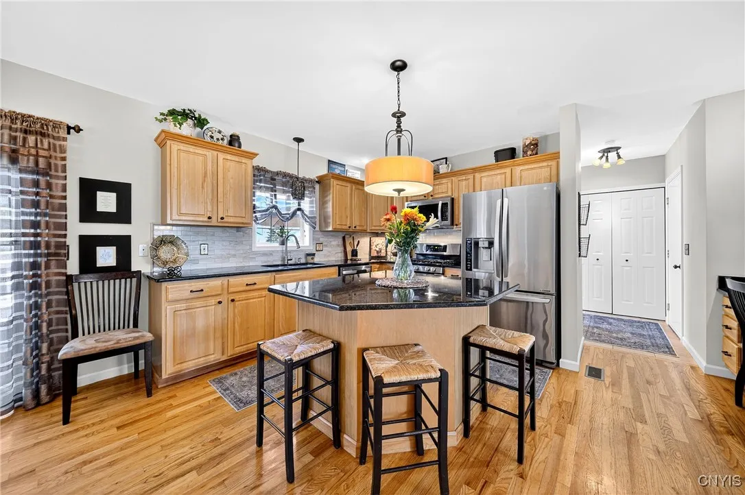 8336 Moyer Carriage, Cicero, New York 13039, Cicero, New York 13039, 5 Bedrooms Bedrooms, 10 Rooms Rooms,2 BathroomsBathrooms,Residential,For Sale,8336 Moyer Carriage, Cicero, New York 13039,0,S1650691