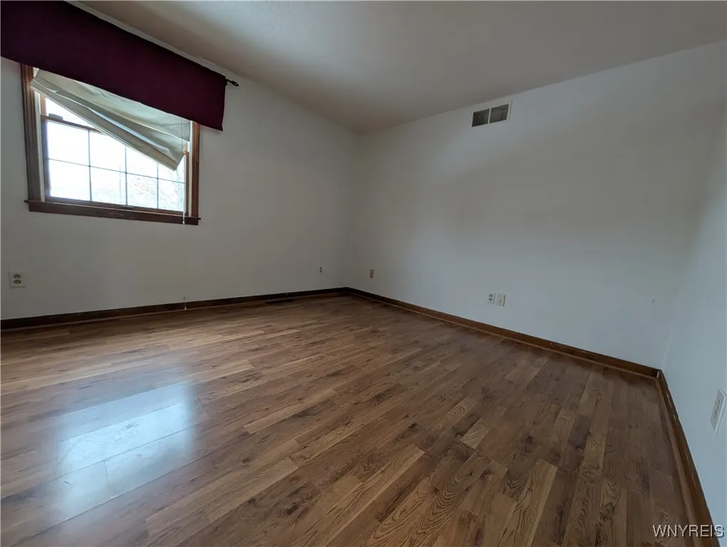 270 Selkirk Drive, North Tonawanda, New York 14120, North Tonawanda, New York 14120, 4 Bedrooms Bedrooms, 9 Rooms Rooms,2 BathroomsBathrooms,Residential Lease,For Rent,270 Selkirk Drive, North Tonawanda, New York 14120,0,B1650657