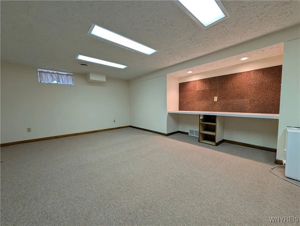 270 Selkirk Drive, North Tonawanda, New York 14120, North Tonawanda, New York 14120, 4 Bedrooms Bedrooms, 9 Rooms Rooms,2 BathroomsBathrooms,Residential Lease,For Rent,270 Selkirk Drive, North Tonawanda, New York 14120,0,B1650657