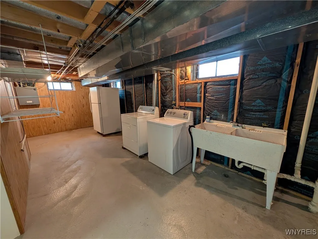 270 Selkirk Drive, North Tonawanda, New York 14120, North Tonawanda, New York 14120, 4 Bedrooms Bedrooms, 9 Rooms Rooms,2 BathroomsBathrooms,Residential Lease,For Rent,270 Selkirk Drive, North Tonawanda, New York 14120,0,B1650657