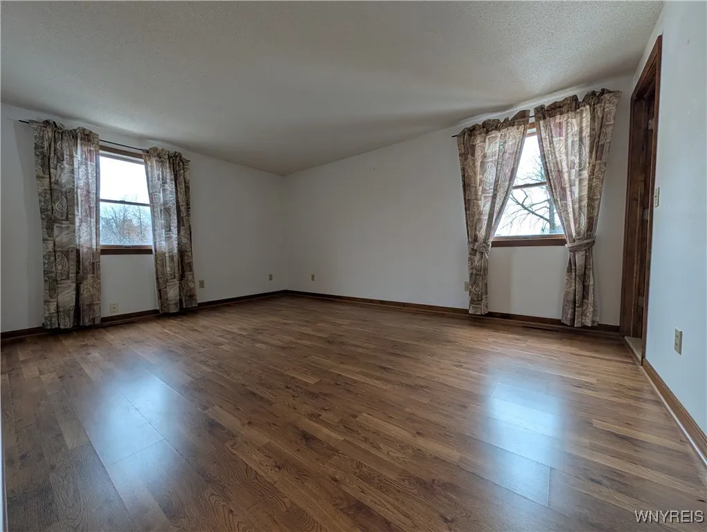 270 Selkirk Drive, North Tonawanda, New York 14120, North Tonawanda, New York 14120, 4 Bedrooms Bedrooms, 9 Rooms Rooms,2 BathroomsBathrooms,Residential Lease,For Rent,270 Selkirk Drive, North Tonawanda, New York 14120,0,B1650657