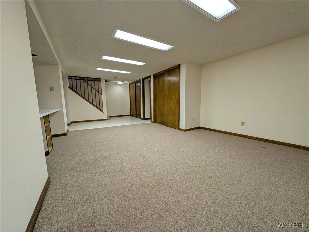 270 Selkirk Drive, North Tonawanda, New York 14120, North Tonawanda, New York 14120, 4 Bedrooms Bedrooms, 9 Rooms Rooms,2 BathroomsBathrooms,Residential Lease,For Rent,270 Selkirk Drive, North Tonawanda, New York 14120,0,B1650657