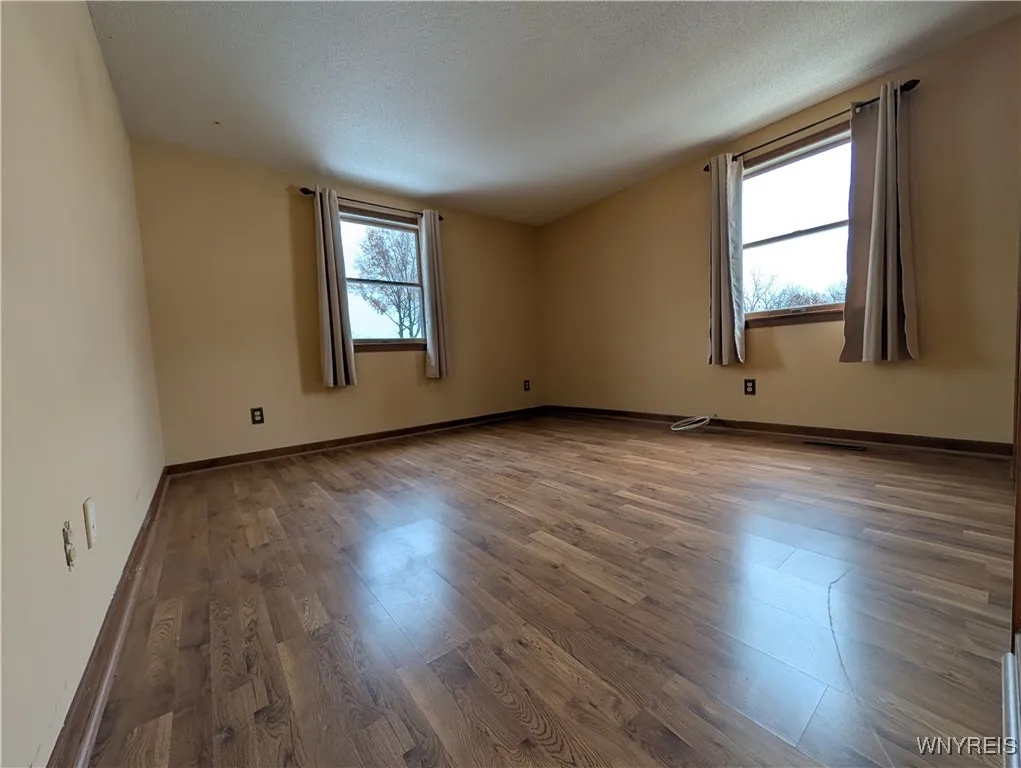 270 Selkirk Drive, North Tonawanda, New York 14120, North Tonawanda, New York 14120, 4 Bedrooms Bedrooms, 9 Rooms Rooms,2 BathroomsBathrooms,Residential Lease,For Rent,270 Selkirk Drive, North Tonawanda, New York 14120,0,B1650657