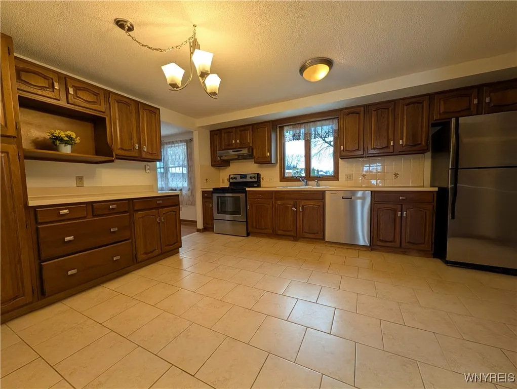 270 Selkirk Drive, North Tonawanda, New York 14120, North Tonawanda, New York 14120, 4 Bedrooms Bedrooms, 9 Rooms Rooms,2 BathroomsBathrooms,Residential Lease,For Rent,270 Selkirk Drive, North Tonawanda, New York 14120,0,B1650657