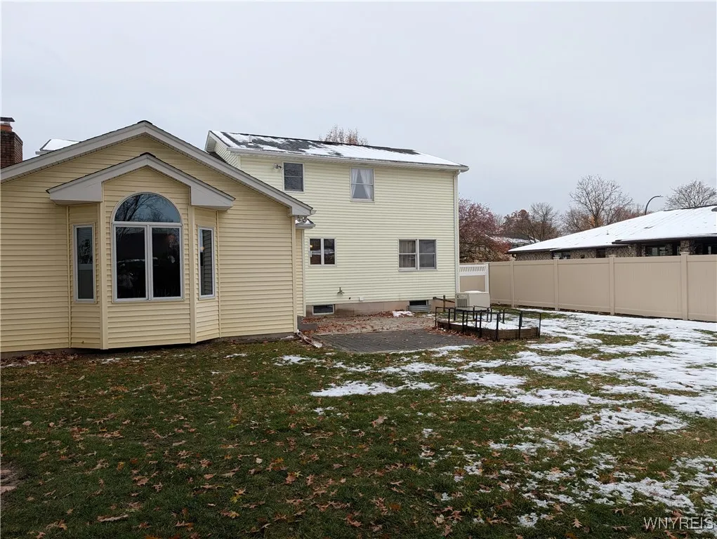 270 Selkirk Drive, North Tonawanda, New York 14120, North Tonawanda, New York 14120, 4 Bedrooms Bedrooms, 9 Rooms Rooms,2 BathroomsBathrooms,Residential Lease,For Rent,270 Selkirk Drive, North Tonawanda, New York 14120,0,B1650657