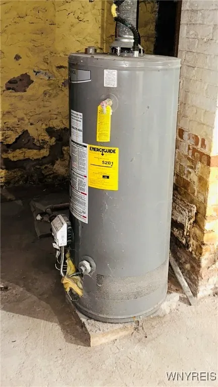 701 Cedar Avenue, Niagara Falls, New York 14301, Niagara Falls, New York 14301, 4 Bedrooms Bedrooms, 9 Rooms Rooms,1 BathroomBathrooms,Residential Lease,For Rent,701 Cedar Avenue, Niagara Falls, New York 14301,0,B1650752